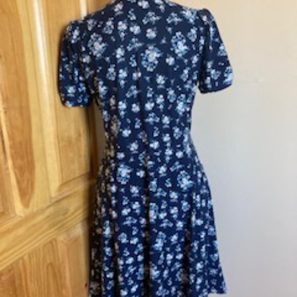 2 Dye 4 Flower patterned dress - Picture 2 of 7